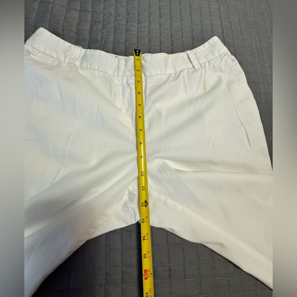 Liz Claiborne - Picture 7 of 10